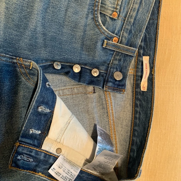 Levi's Wedgie Fit Womens' Size 27 Dark/Medium Wash - Picture 4 of 7